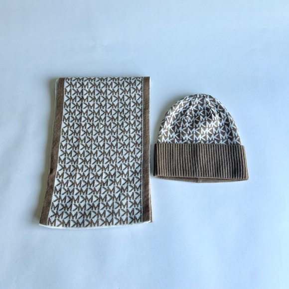 New Michael Kors Cream White Acrylic Scarf Beanie Set - Picture 2 of 9